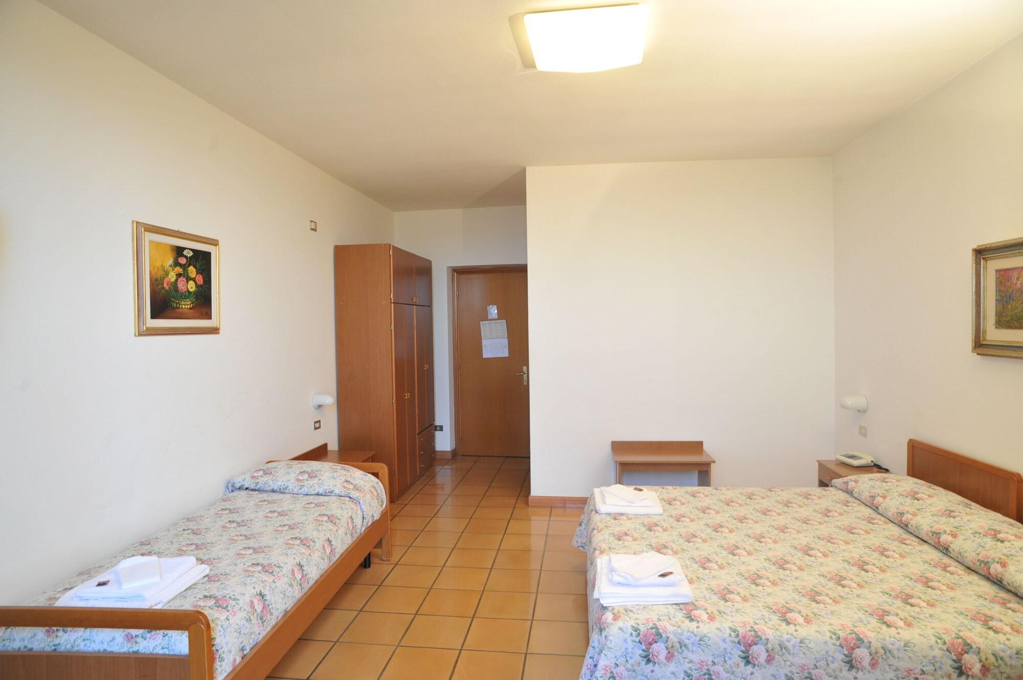 Albergo Ancajani Assisi Exterior photo