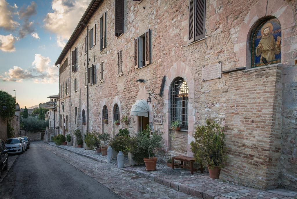 Albergo Ancajani Assisi Exterior photo