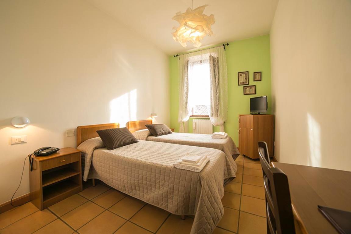 Albergo Ancajani Assisi Exterior photo